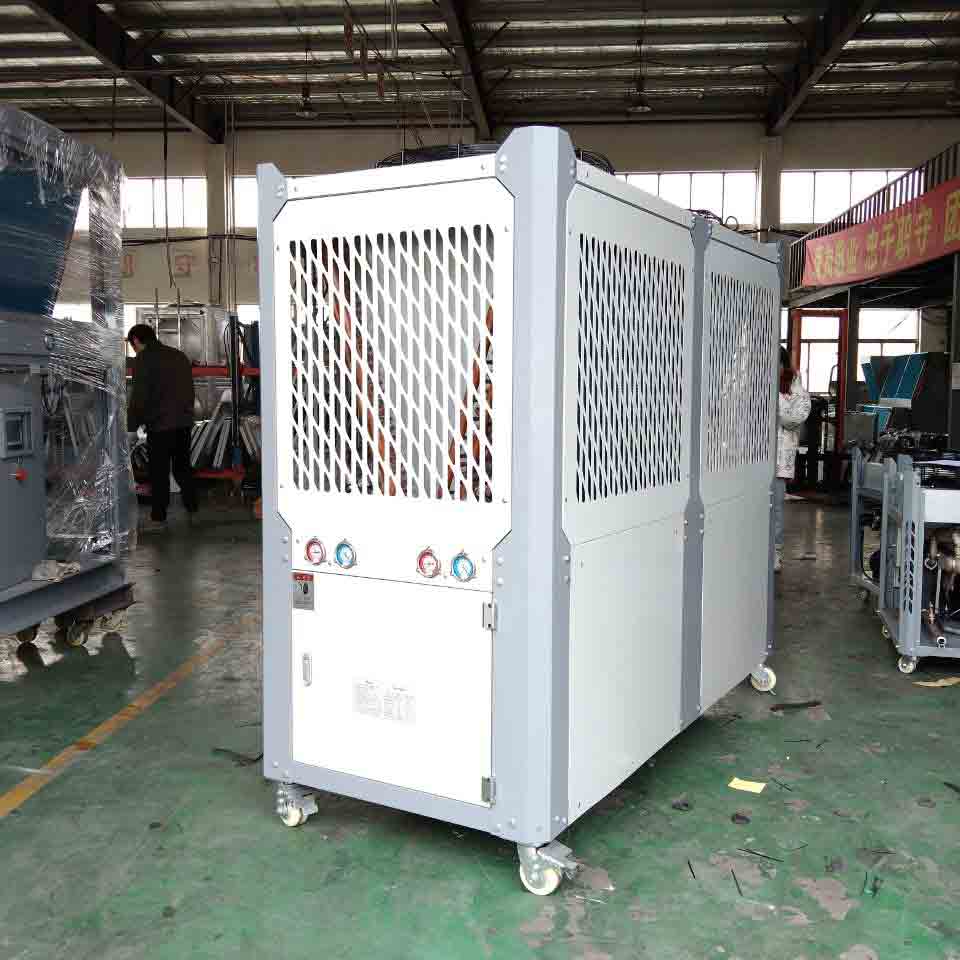 風(fēng)冷式工業(yè)制冷機組與水冷式工業(yè)制冷機組哪個(gè)好
